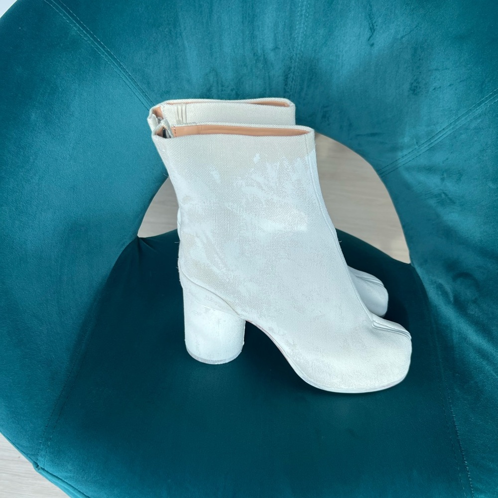 Maison Margiela Tabi Boots - Women’s White Ankle Boots size 38(EU) 8(US) - Picture 2 of 14